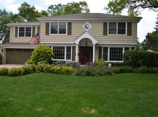 1305 E Mayfair Rd, Arlington Heights, IL 60004