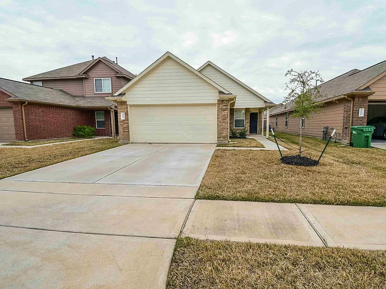 19031 Brescia Ln — Photo 5