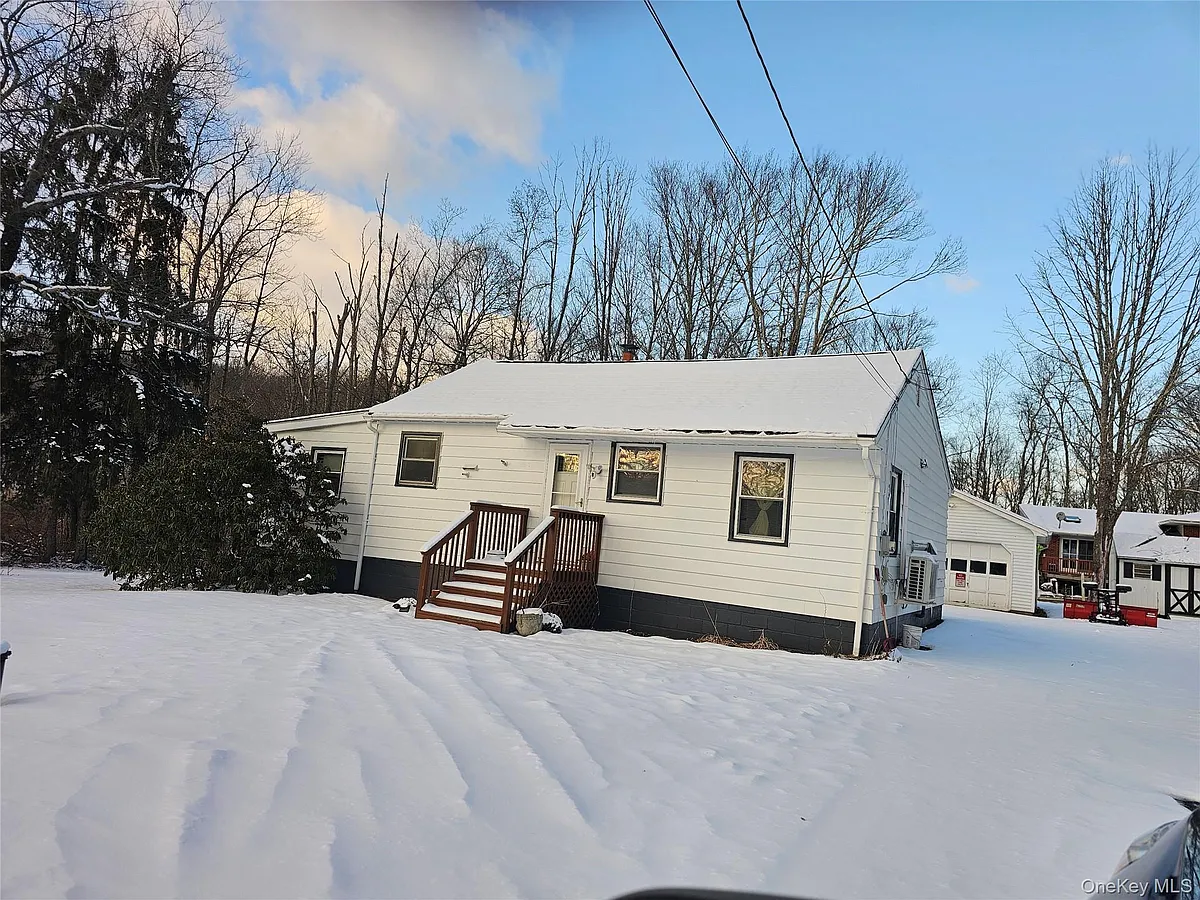 Building Photo - 1110 Route 211 W