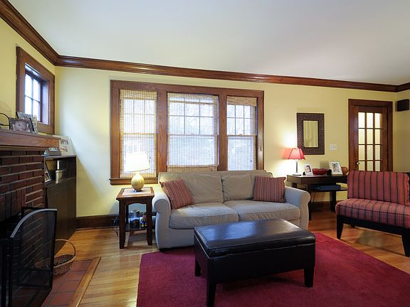 4th image of 115 Linden Ave