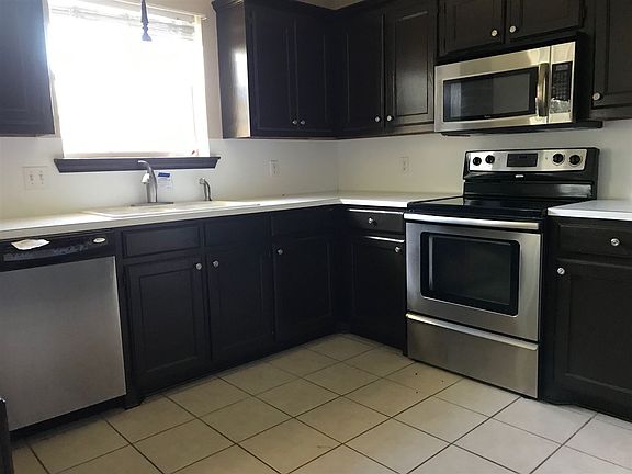 5th image of 597 Briar Cove Dr