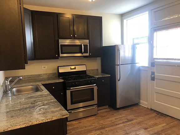 5th image of 6203-05 N Claremont Ave #6205-3