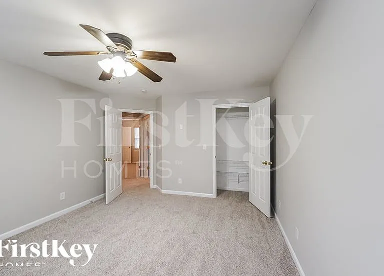 400 Crooked Creek Ln — Photo 8