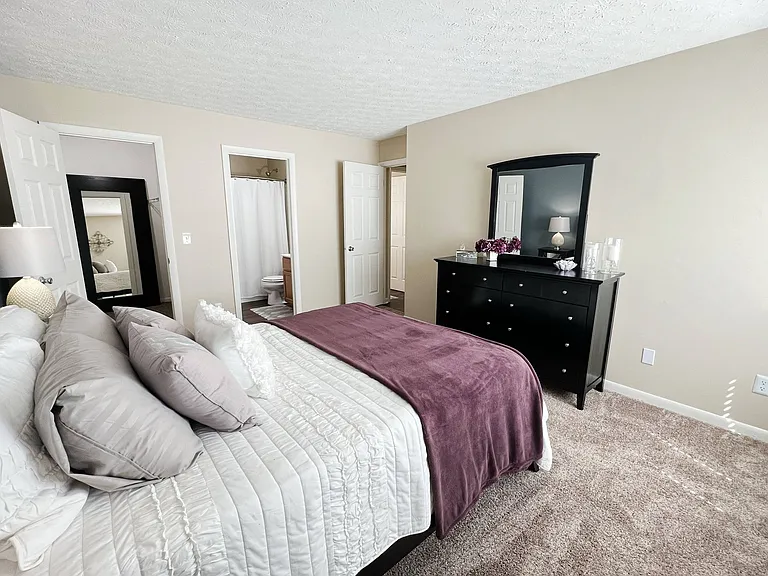 Fox Run Apartments — Photo 27