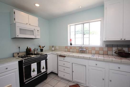 3rd image of 10134 Wheatland Ave