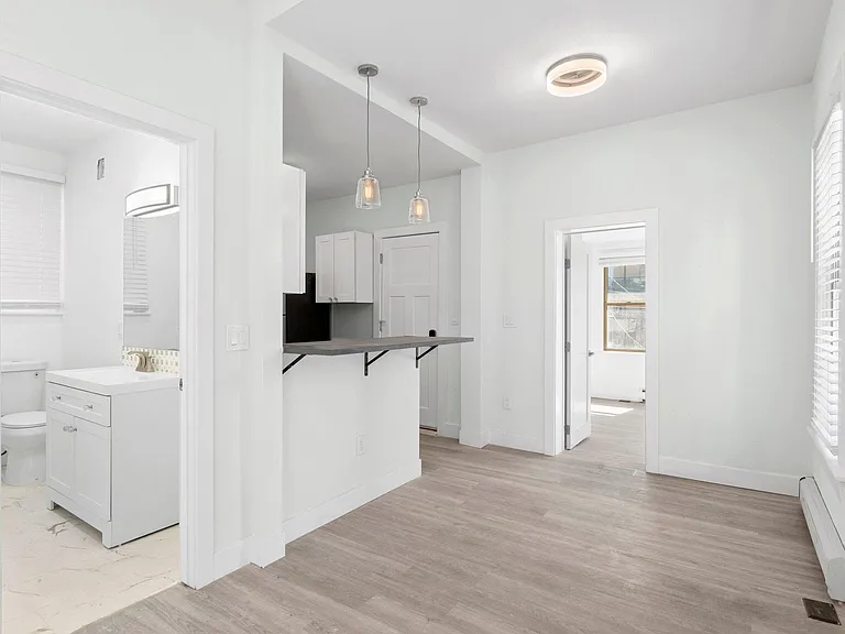 1256 N Corona St #4 — Photo 5