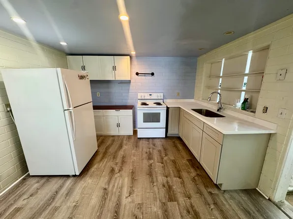3056 Felix St, Honolulu, HI 96816