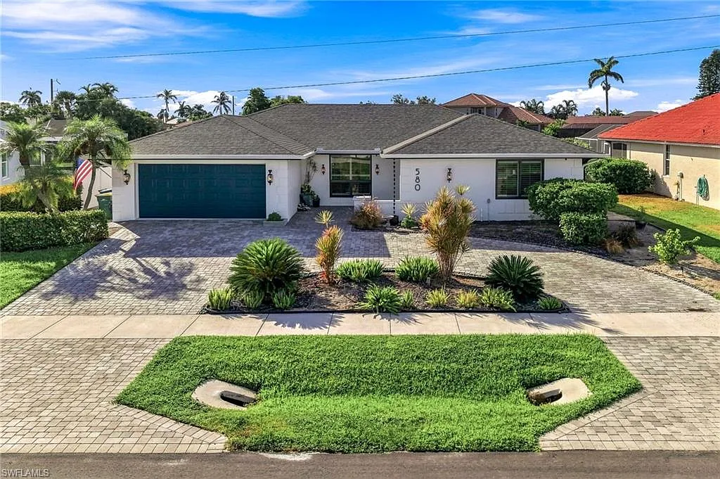 3 bed, 3.0 bath, 1744 sqft, $12,000 — Photo 2
