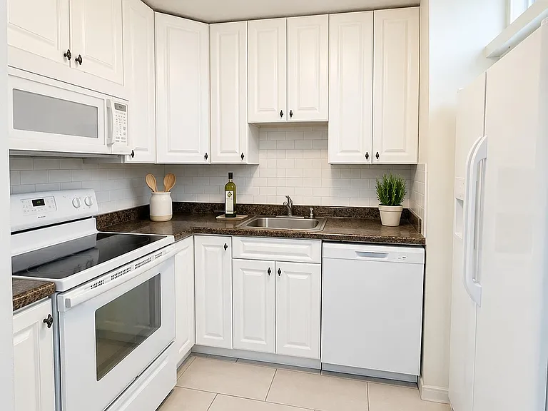 12 Scottfield Rd #B12 — Photo 4