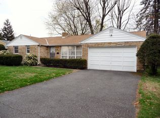 825 Lopatcong St, Belvidere, NJ 07823