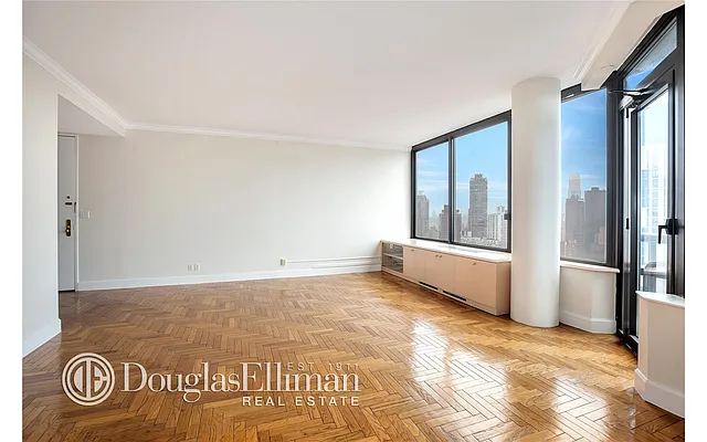 Rented by Douglas Elliman | media 31