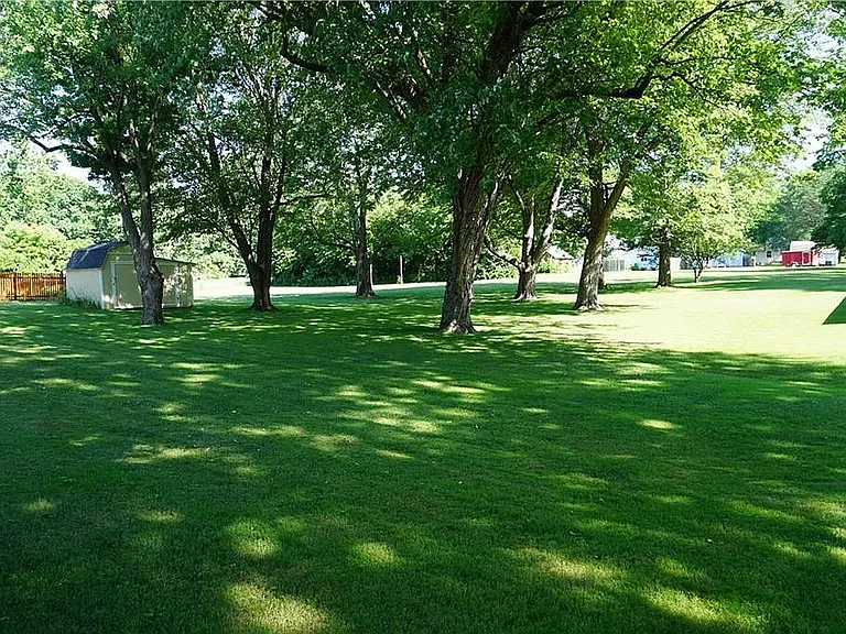 412 McLaughlin Ave — Photo 19