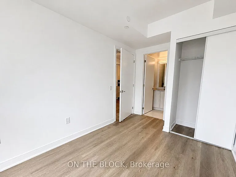 86 Dundas St E #618 — Photo 12