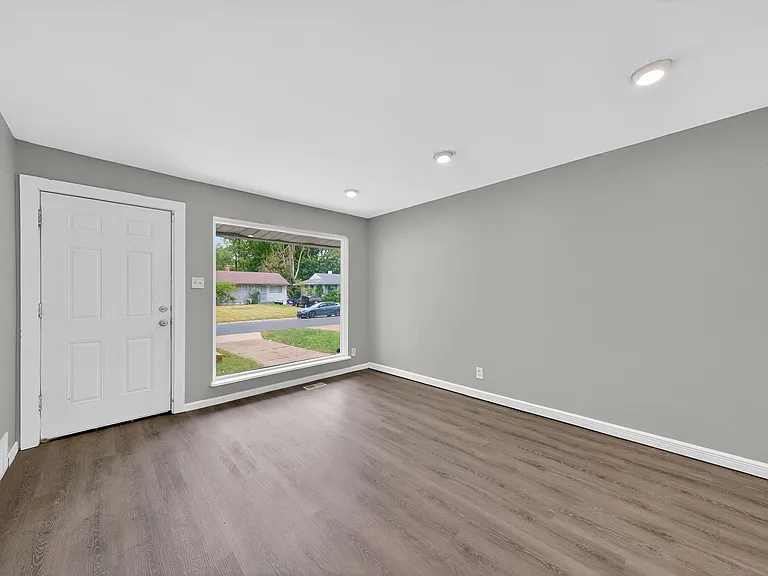 120 McAlpine Dr — Photo 4