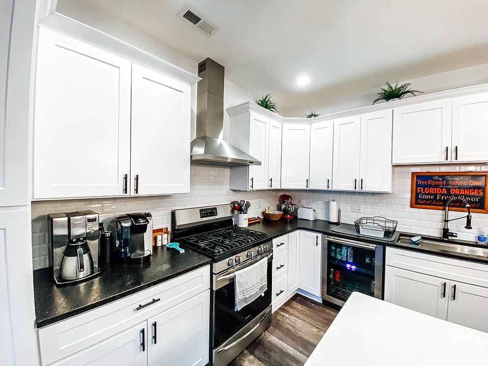 1st image of 5533 6th Ave #1