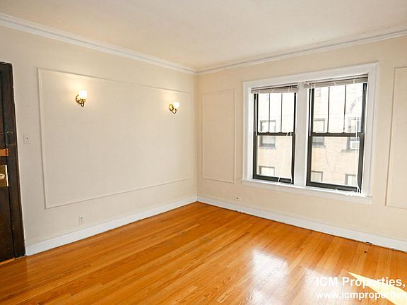 2nd image of 1944 W Wilson Ave #3P