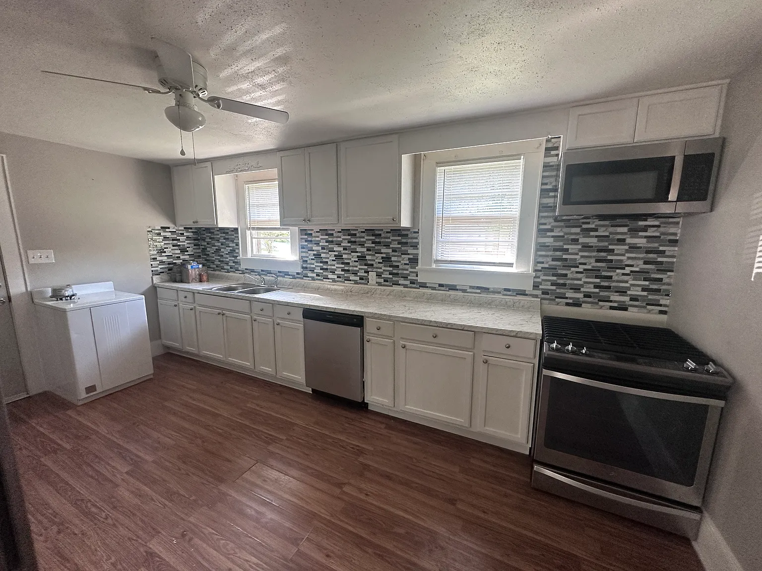 3 bed, 1080 sqft, $1,450 — Photo 3