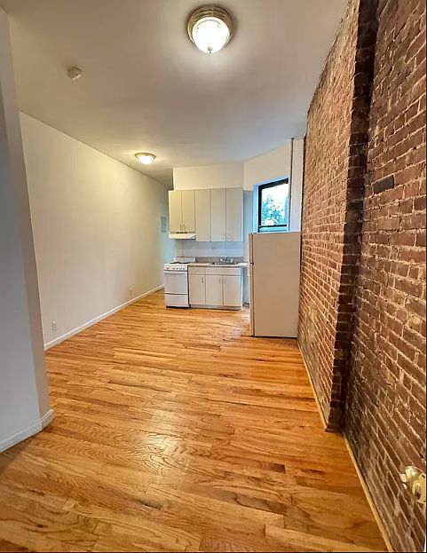 1st image of 725 9th Ave #4W