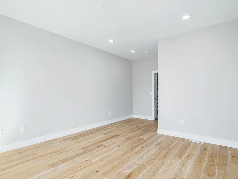 2709 W Jefferson St #B — Photo 14