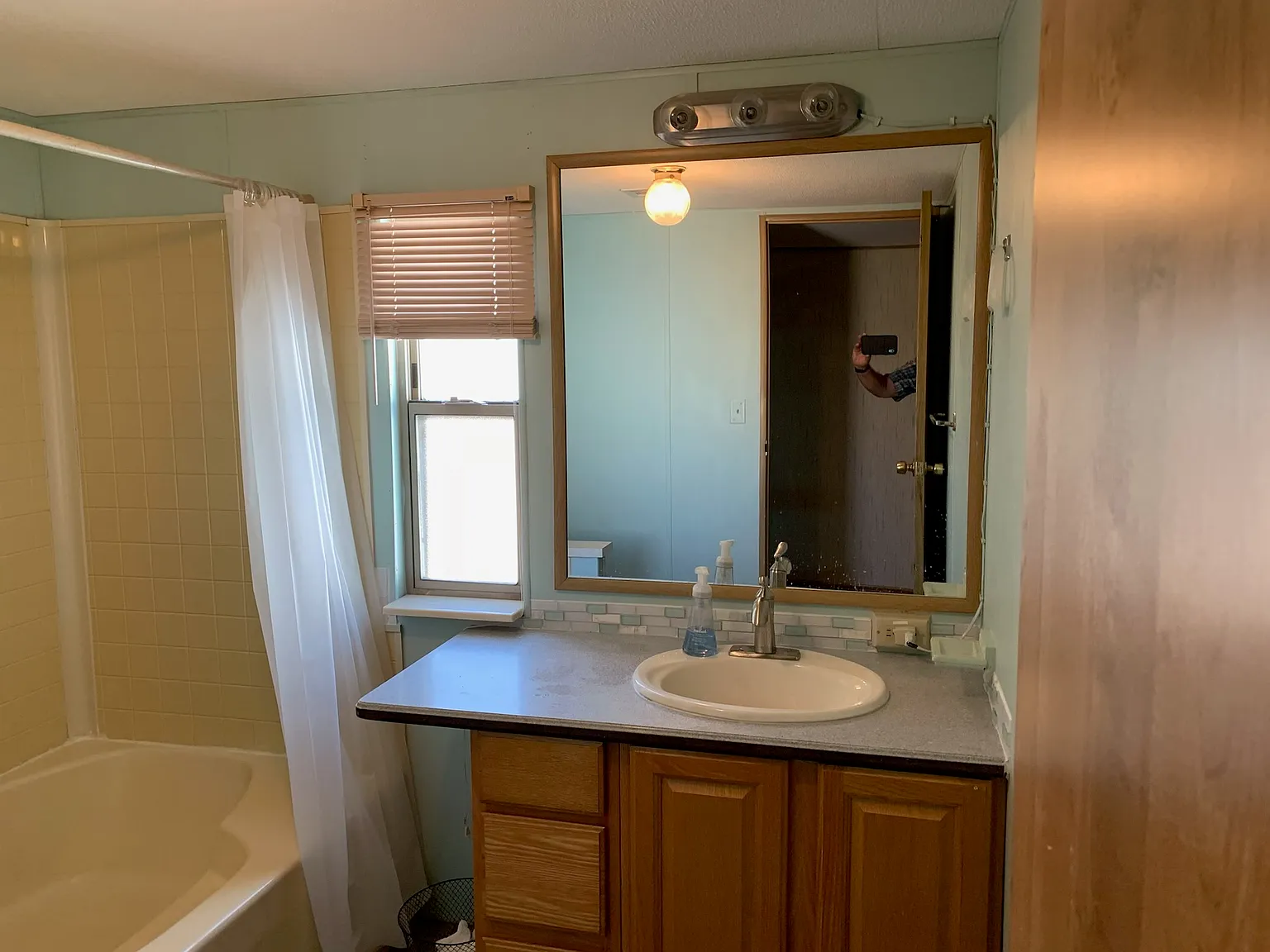 2 bed, 900 sqft, $975 — Photo 2