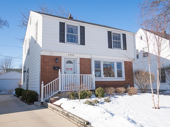 2nd image of 5233 N Shoreland Ave