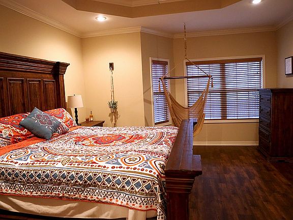 3rd image of 3985 Shiloh Manor Dr