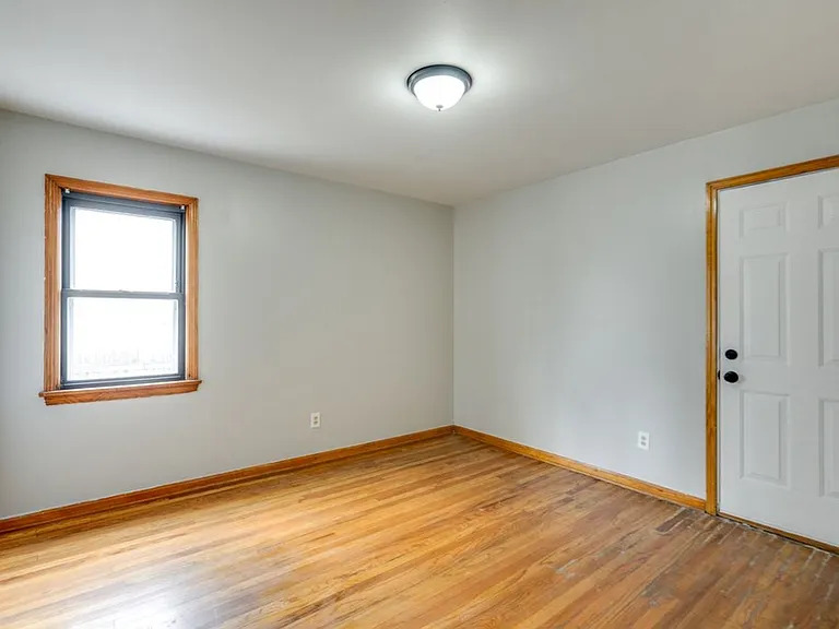 8514 Deerfield Dr — Photo 13