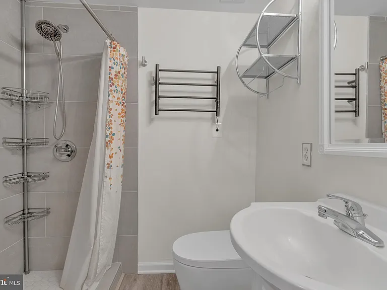 8247 Clifton Farm Ct — Photo 13
