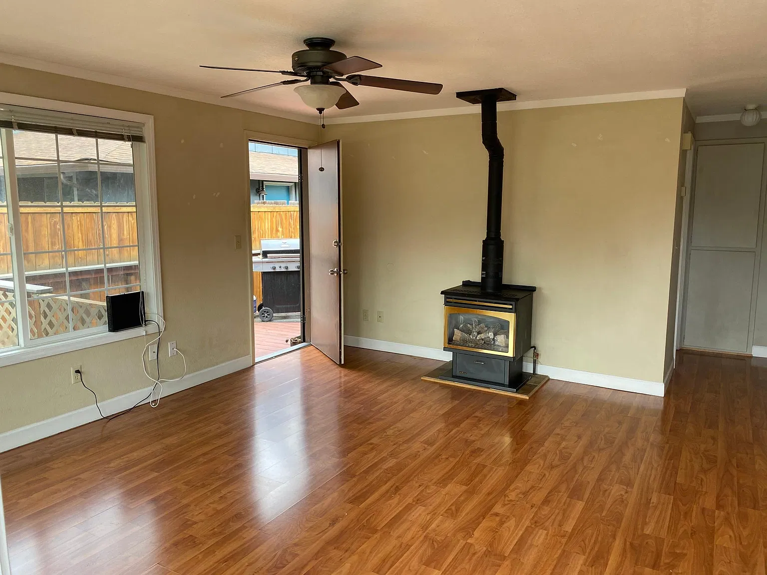 1911 NE Wichita Way — Photo 4