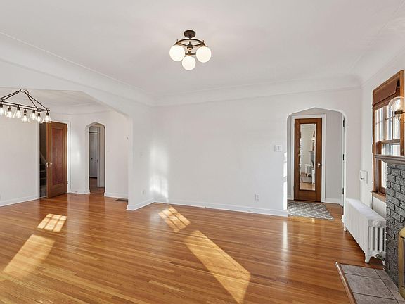 5th image of 5112 11th Ave S