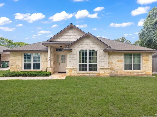 173 Great Oaks, La Vernia, TX 78121