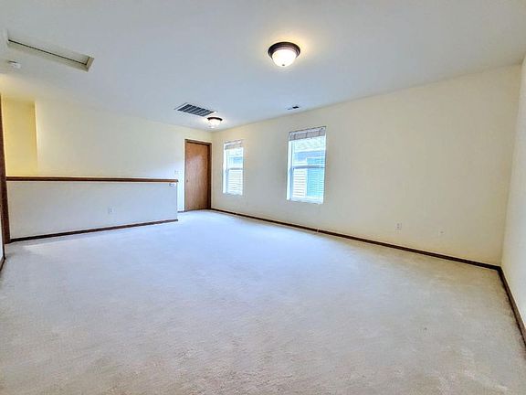 4th image of 2122 249th Pl SE