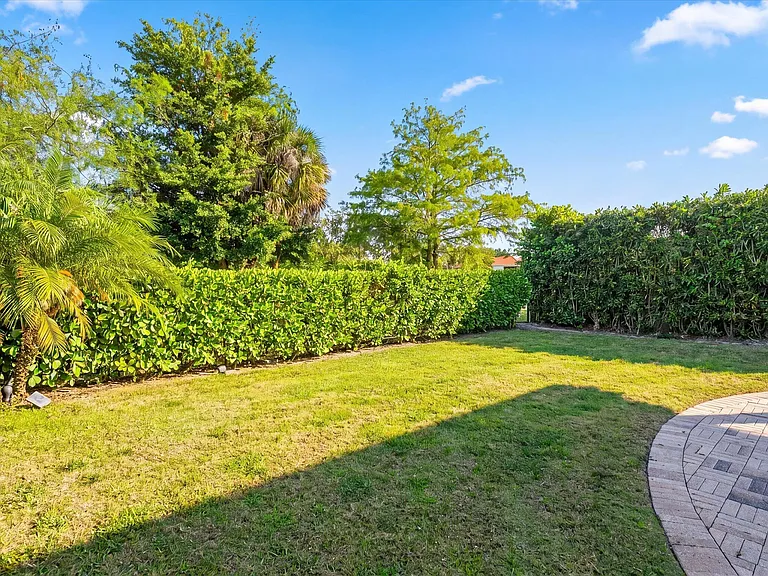 2920 Twin Oaks Way — Photo 32