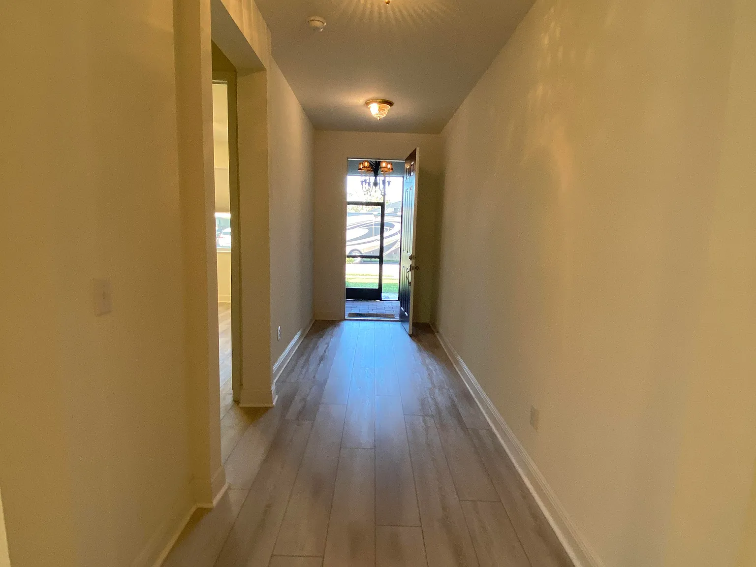 4 bed, 2330 sqft, $3,800 — Photo 3
