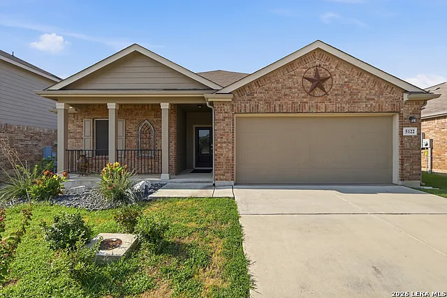3 bed, 2.0 bath, 1884 sqft, $2,700 — Photo 2