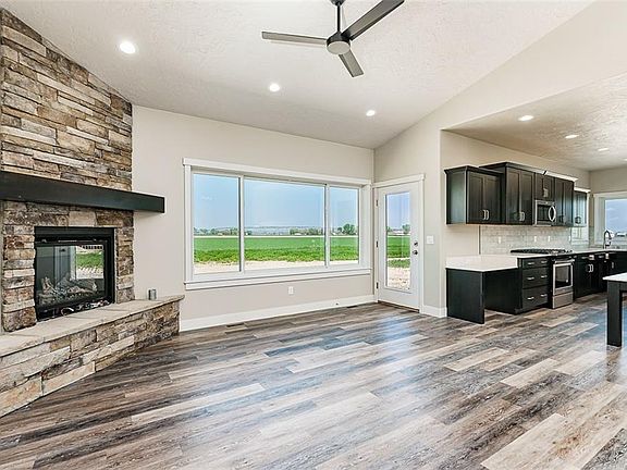 3rd image of 6525 Skycrest Dr