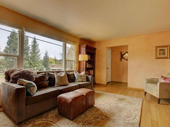 5th image of 605 Sunnyslope Ave