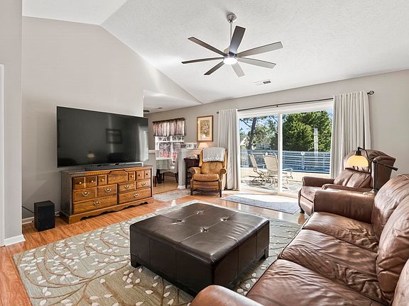 3rd image of 264 Pilothouse Dr.