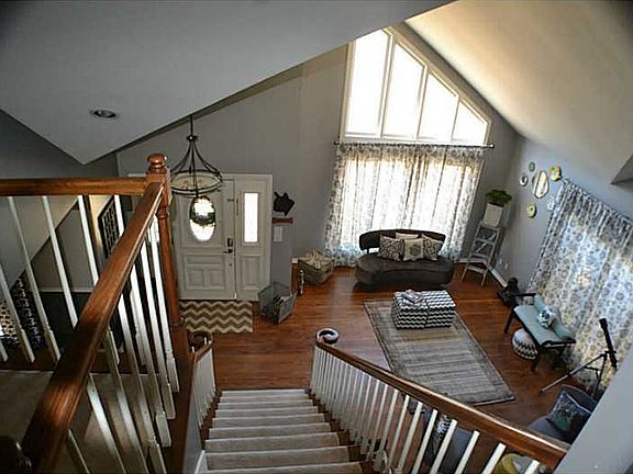 3rd image of 13806 Canterbury Dr