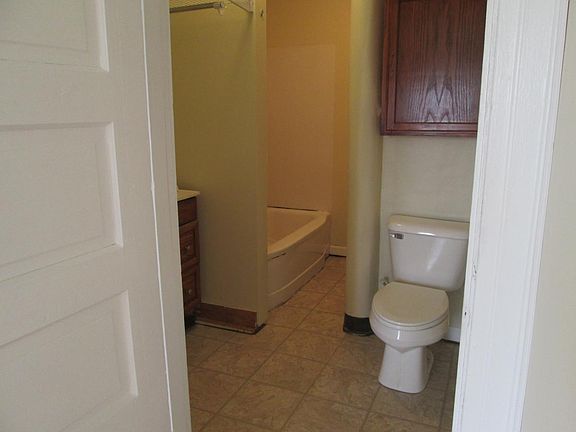 3rd image of 815 11th Ave