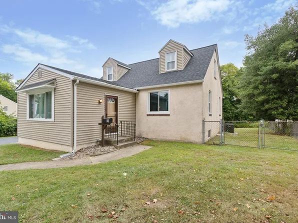 21 E Woodland Ave, Norwood, PA 19074