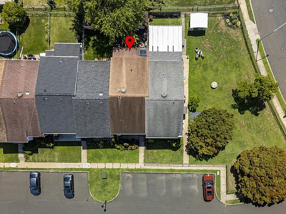 3rd image of 1396 Arundel Way