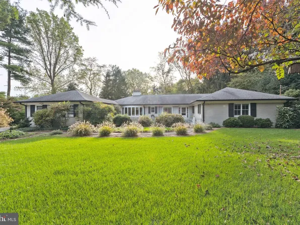 7516 Persimmon Tree Ln, Bethesda, MD 20817