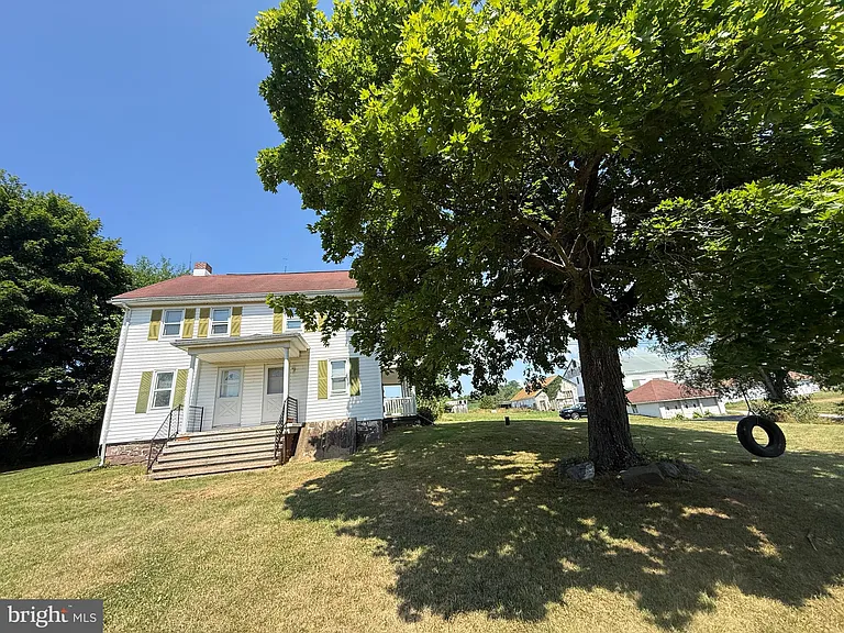 1001 School House Ln — Photo 3