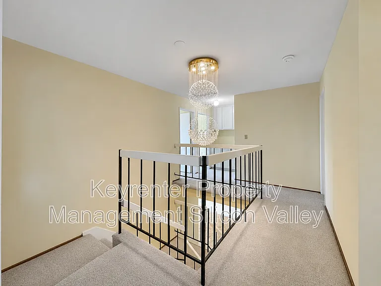 1293 Knollview Dr — Photo 14