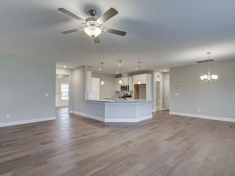 60 Kingsly Dr — Photo 12
