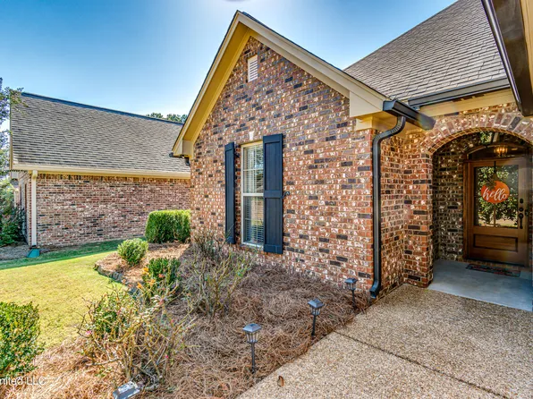120 Meadowcreek Dr, Brandon, MS 39042