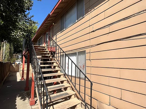 3rd image of 901 W Center Ave APT B