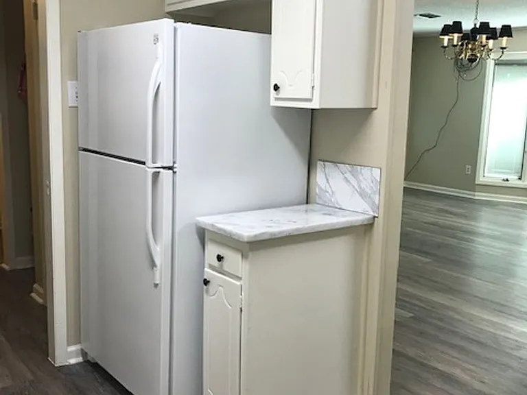 2504 Kenmore St — Photo 8
