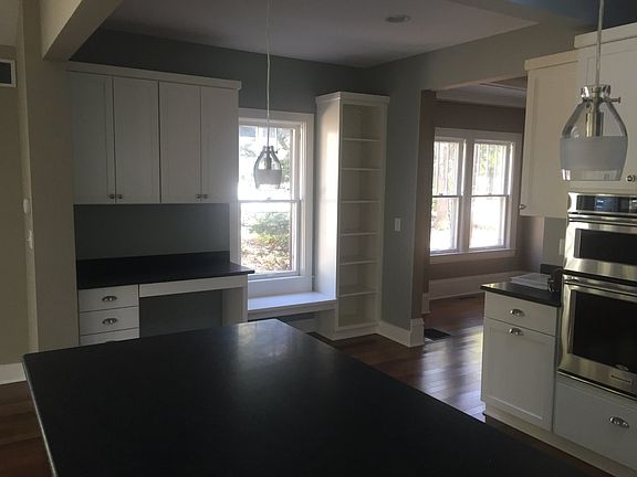 5th image of 1511 Wells St